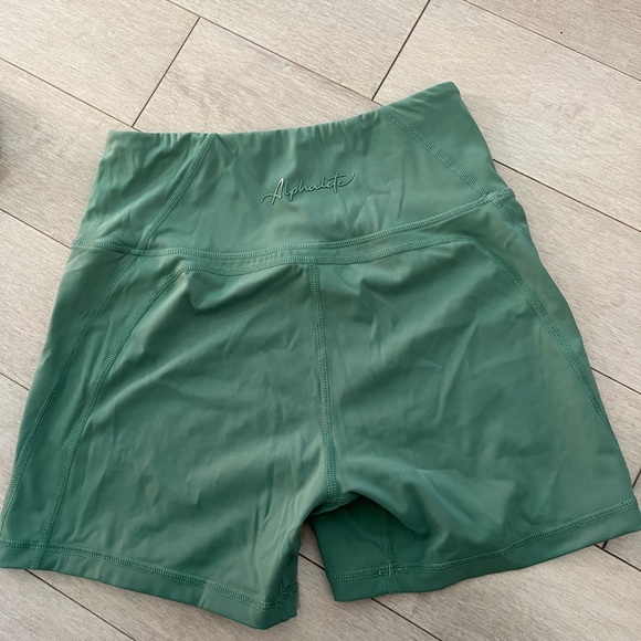 Alphalete Pulse surge shorts (M) - Picture 4 of 4